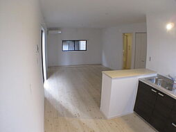 武蔵ヶ丘2丁目貸家 3LDKのリビング/ダイニング