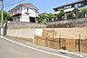 外観：土地を買う際、住む地域の自治体や福祉の補助制度にも注目してみましょう。子供や老人の医療補助やゴミ出しのルールなど、自治体によってルールに大きな違いがあるため、暮らしやすい土地で判断するとよいでしょう。