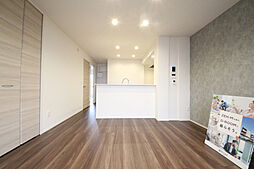 アヴェンセ　B棟 101号室 1階2LDKのリビング/ダイニング