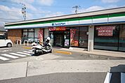 ファミリーマート松山インター北店(コンビニ)まで700m