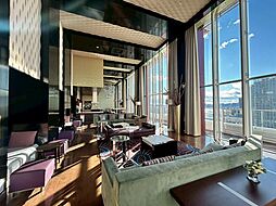 最上階のスカイラウンジ