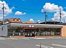 周辺：セブンイレブン成田はなのき台店 徒歩11分。 870m