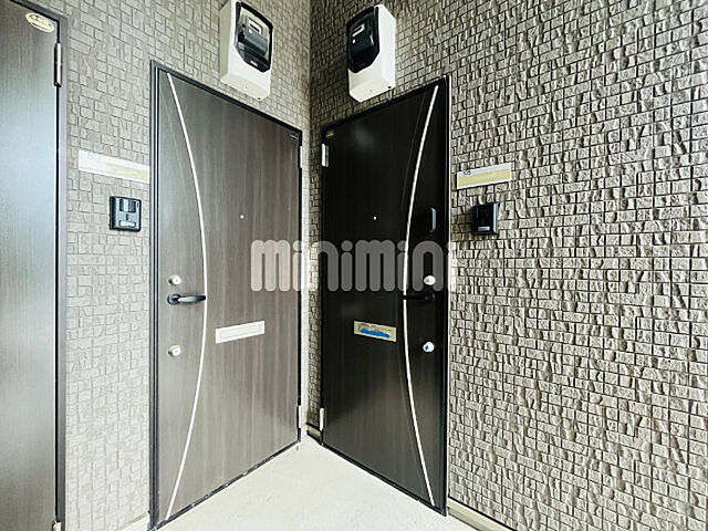 4 / 8