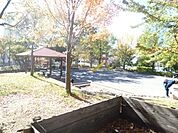 公園「品濃中央公園まで330m」