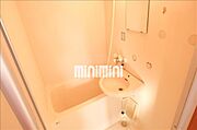 お風呂はトイレと別のタイプです。