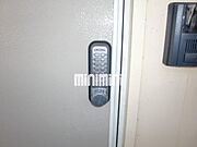 暗証番号式ロックで2重ロックできちゃいます。