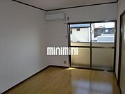 南向きで日当たり良好です！モチロン、エアコンも付いています！
