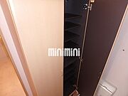 下駄箱付き。