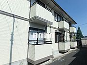 シンプルで落ち着いた雰囲気のある外観です。