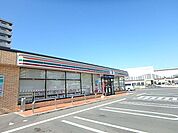コンビニ「セブンイレブンまで220m」