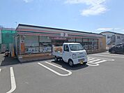 コンビニ「セブンイレブンまで656m」