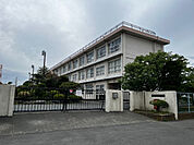 小学校「平塚市立大野小学校まで721m」