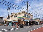 スーパー「しまむらストアー中里店まで1089m」