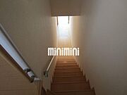 1階が玄関・2階がお部屋の重層タイプです♪