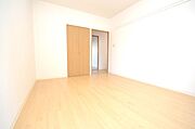 各洋室に収納有ります