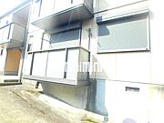 1階ですがベランダに高さがあります。