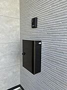 【ポスト】ダイヤル式でセキュリティー対策も〇大切な郵便物を雨風から守ります！