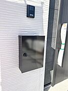 【ポスト】ダイヤル式でセキュリティー対策も〇大切な郵便物を雨風から守ります！