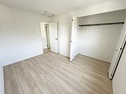 【洋室】3部屋ある洋室は、寝室や子供部屋はもちろん趣味の部屋にも使えそうですね。（同仕様）