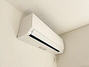 【エアコン】リビングにエアコンを配置！室内を快適に保ちます。