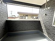 【バルコニー】人気のインナーバルコニー仕様で、急な雨にも焦らない！