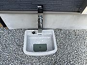【水栓】洗車や休日のお子さんとの水遊びにも嬉しい外水栓。（同仕様）