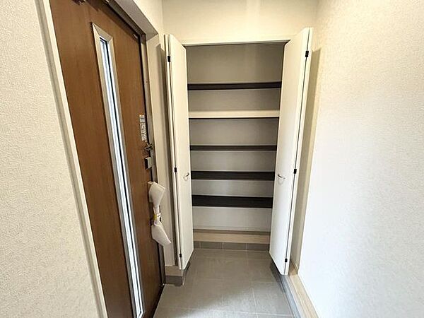 玄関を拡大表示