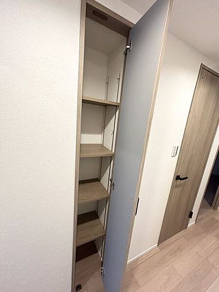 【フロア収納】