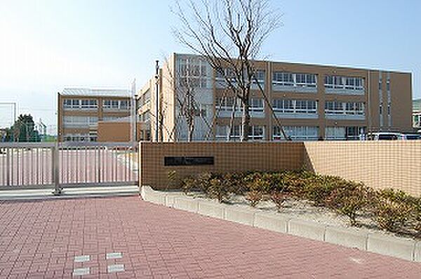 画像16:【中学校】四日市市立港中学校まで1667ｍ