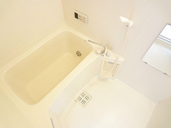 画像6:清潔感のある浴室になります