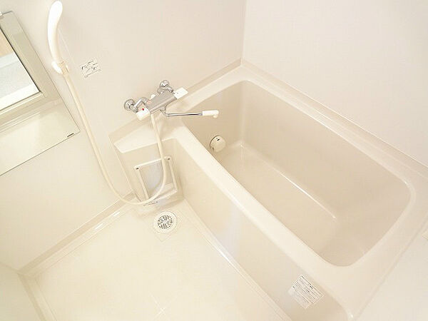 画像6:清潔感のある浴室になります