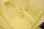 お風呂とトイレは別々です。