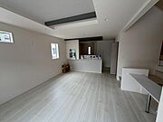 生活動線を考えて作られたリビングは家族の会話が弾む設計です。