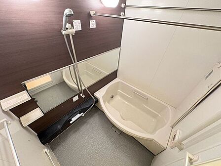 浴室暖房乾燥機付きの浴室