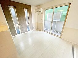 フローラ 202 2階1LDKのリビング/ダイニング