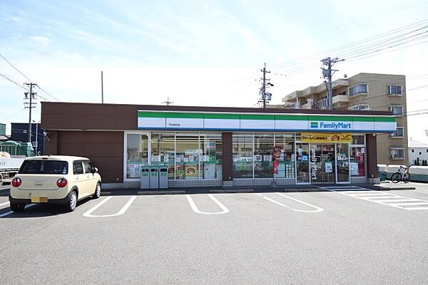 画像18:ファミリーマート　守山苗代店