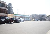 ファミリーマート　名西名塚町店
