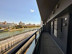 ■お部屋からの景色は、都心の景観と自然を融合した美しい眺望。静かな環境で、リラックスできるひとときを過ごせます。