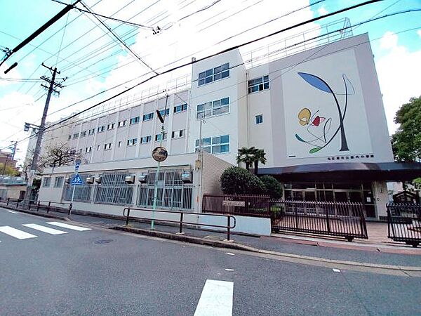 画像26:小学校「市立田代小学校まで90m」