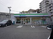 銀行「ファミリーマートまで140m」