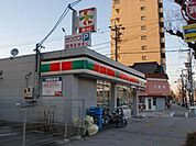 コンビニ「サンクスまで240m」