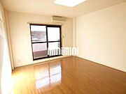 9帖の広々したお部屋です