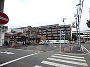 コンビニ「セブンイレブンまで840m」
