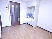 食器棚も置ける広いダイニングです。