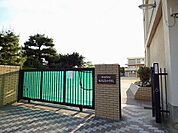 小学校「枇杷島小学校まで330m」