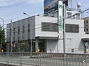 銀行「名古屋銀行まで1100m」
