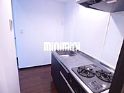 キッチンの隣に冷蔵庫が置けれます