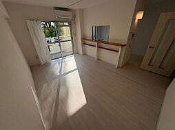 アーバンラフレ虹ヶ丘南10号棟 2階1LDKのリビング/ダイニング