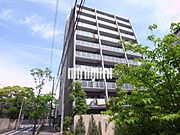 宅配ボックス・オートロック付きのマンション。