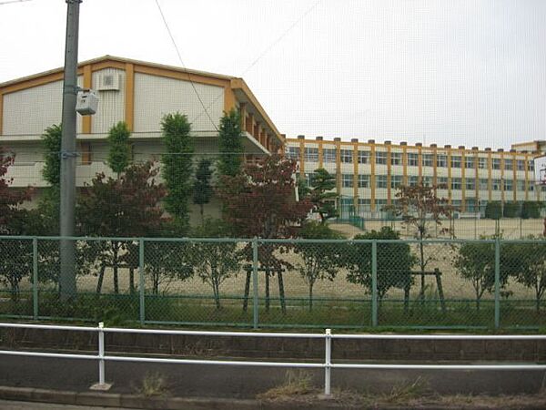 画像5:中学校「名古屋市立平田中学校まで1092m」